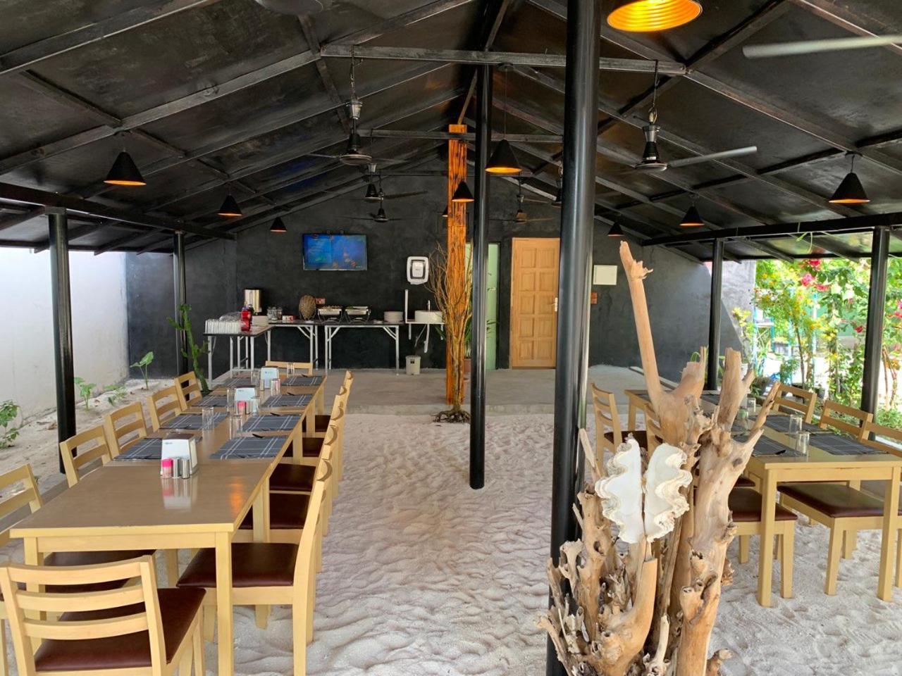 Turtle Maldives - Your Gateway To The Beach & Marine Adventures Await! Omadhoo Экстерьер фото