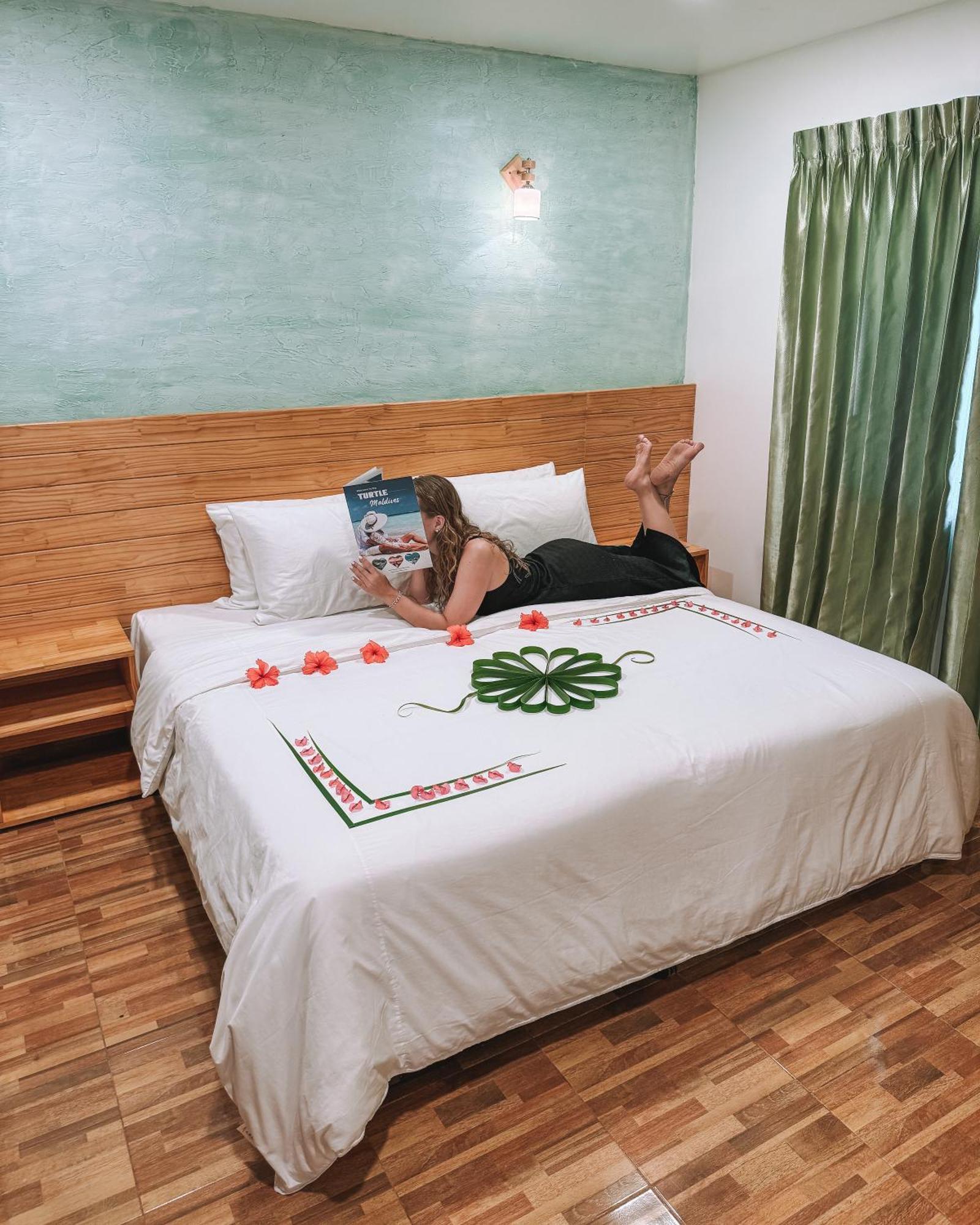 Turtle Maldives - Your Gateway To The Beach & Marine Adventures Await! Omadhoo Экстерьер фото