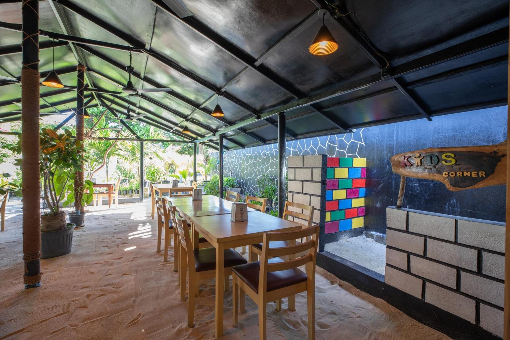 Turtle Maldives - Your Gateway To The Beach & Marine Adventures Await! Omadhoo Экстерьер фото